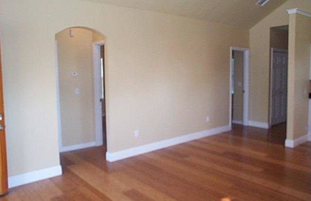 2000 E 9th Gallery 3