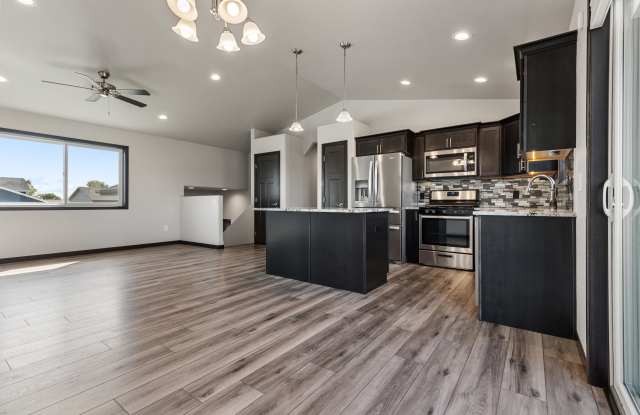 6783 Abelia Street Gallery 4