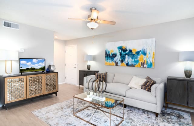 Vantage on Hillsborough Apartments Gallery 2