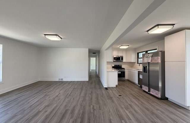 8418 MEADOWBROOK Drive Gallery 4