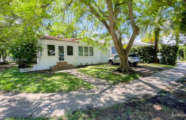 796 NE 88th St photos photos