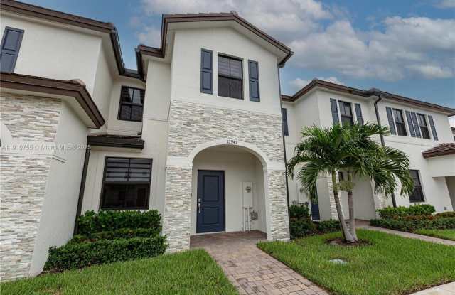 12949 SW 232nd Ln - 12949 Southwest 232nd Lane, Princeton, FL 33032