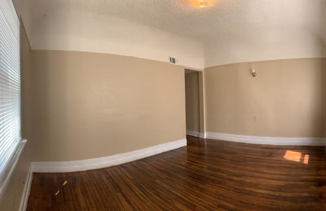 1100 Wallace Gallery 4