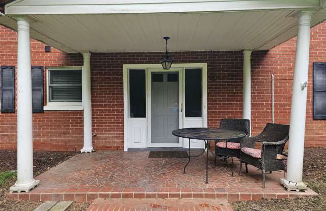 1 bedroom apartment fully furnished - 1225 Hermitage Road, Rock Hill, SC 29732