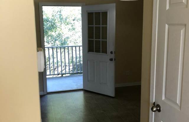 353 Laurel Oak Lane Gallery 4