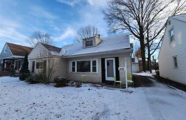 4198 Colony Road - 4198 Colony Road, South Euclid, OH 44121