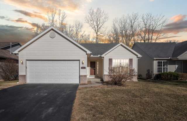 Large 3 Bed 2 Bath ranch for rent photos photos