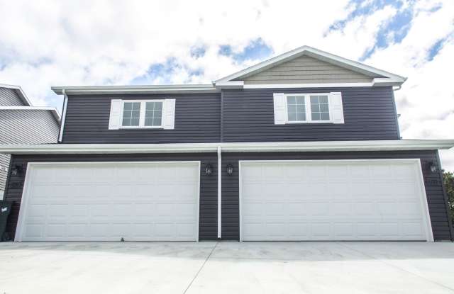 3 bed 2.5 bathroom twinhome in Lakewood Gallery 3