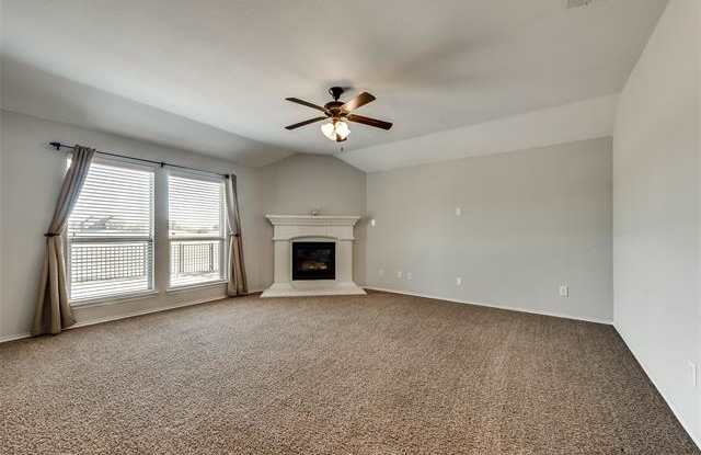 1005 Golden Bear Lane Gallery 3