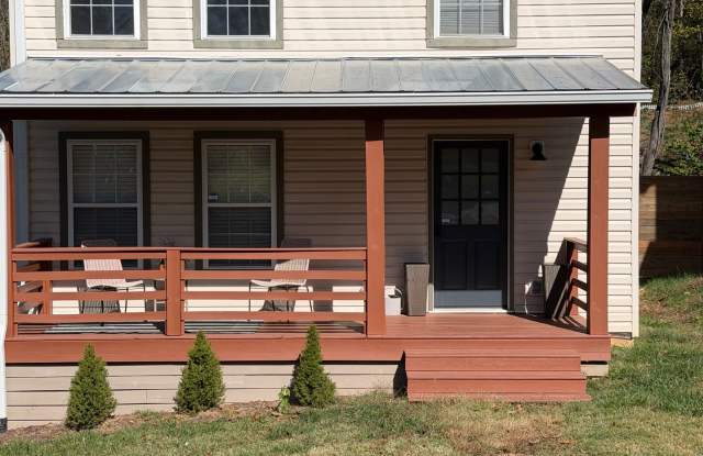 West AVL - Contemporary 3/2.5 Ready for Occupancy! Gallery 1