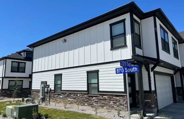 Beautiful 2023 New construction end unit with pickle ball court, be the first to live in this town home - 853 South 190 East, Ogden, UT 84404