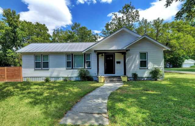 1102 Hackberry Street photos photos
