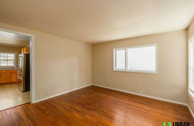 Charming 2-Bedroom, 1-Bath Home with Large Fenced Yard Gallery 3