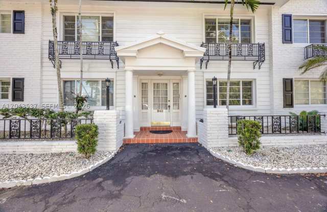 940 Sevilla Ave photos photos
