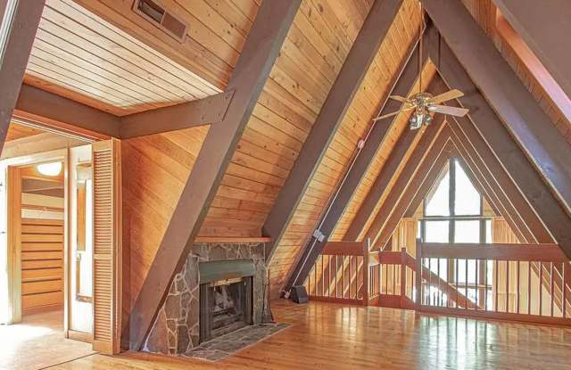 HALF MONTH FREE OF RENT Charming A-Frame Home – Mintues from Wintler-Easy Freeway Access- 2 Car Garage  More!! photos photos