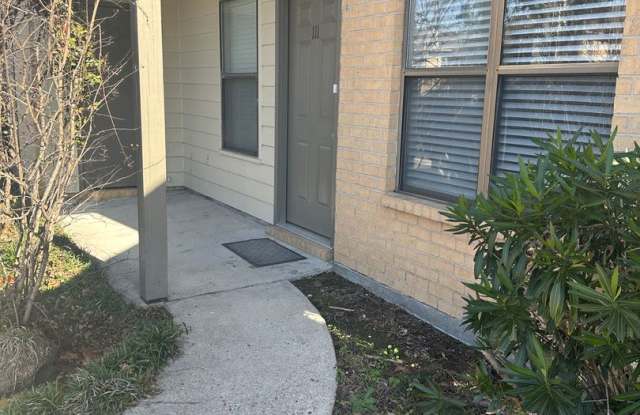 NEWLY RENOVATED, GREAT LOCATION NOW LEASING! - 5141 Butter Creek Lane, East Baton Rouge County, LA 70809