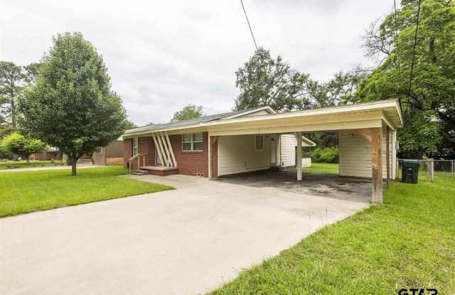 302 Bandera Dr Gallery 1