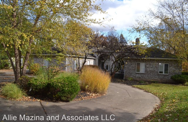 39128 Glenlivet Ct. - 39128 Glenlivet Court, Solon, OH 44139