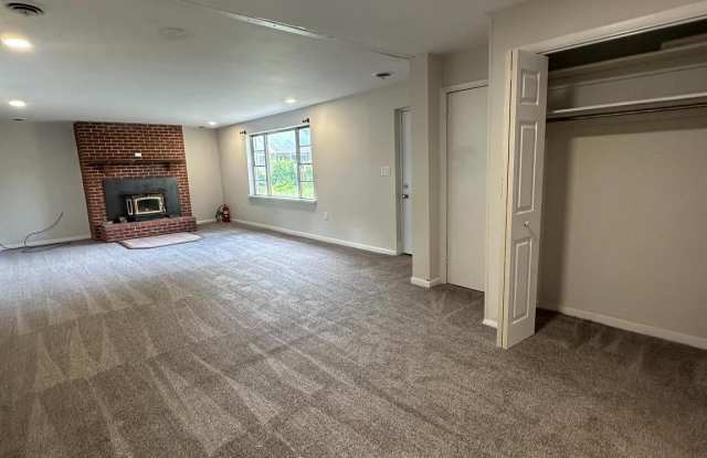 80 WESTMORELAND Drive Gallery 2