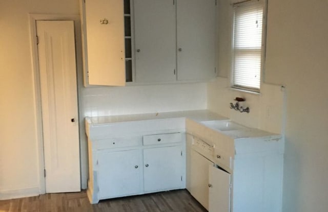 6136 Radnor Gallery 3