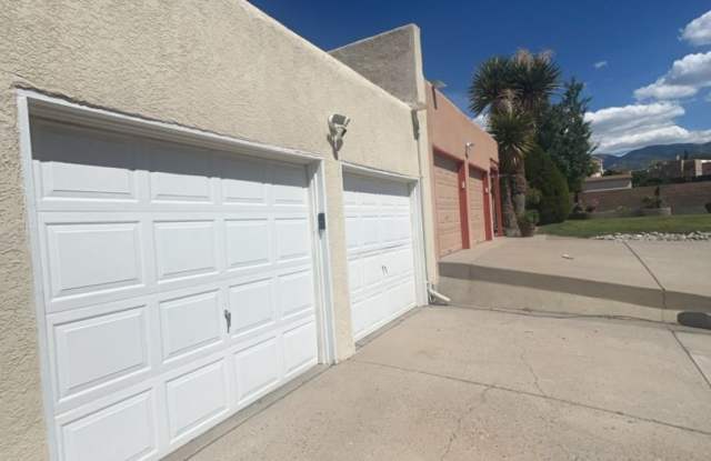 2-bedroom, 2-bathroom home located in the vibrant city of Albuquerque Gallery 3