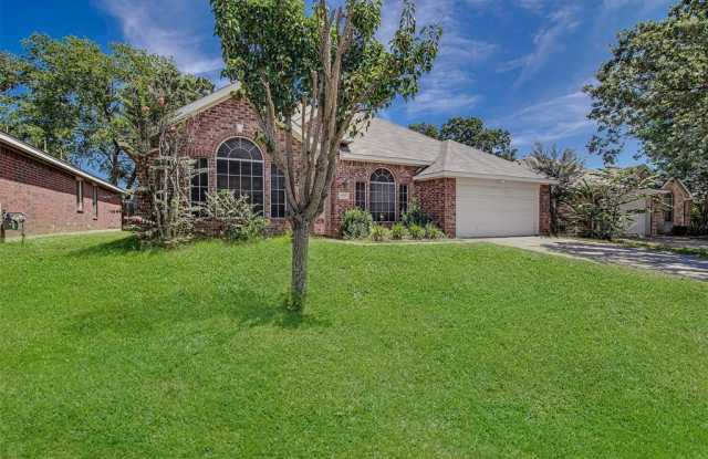 537 Oakbrook Drive Gallery 2