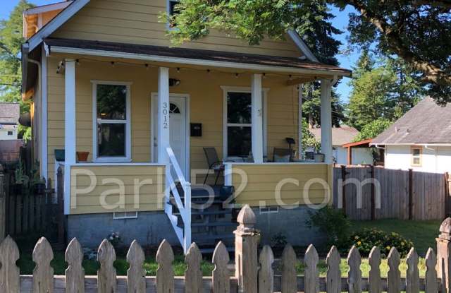3 Bedroom Tacoma Single Family Home- Pet Friendly! photos photos 3 Bedroom Tacoma Single Family Home- Pet Friendly! photos photos