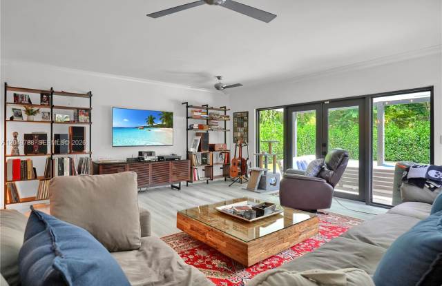 7521 Southwest 63rd Court Gallery 2