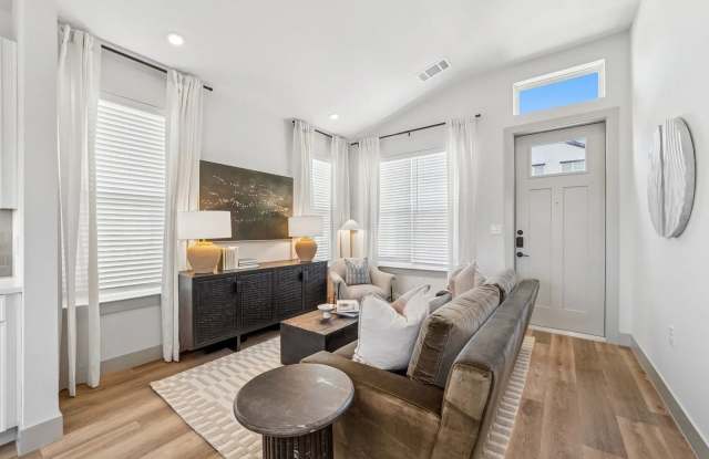 4515 Bluebonnet Lane Gallery 2