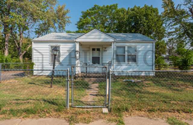1702 West Esthner Avenue Gallery 1