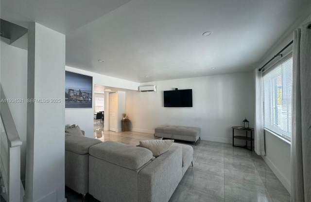 1904 SW 28th St Gallery 3