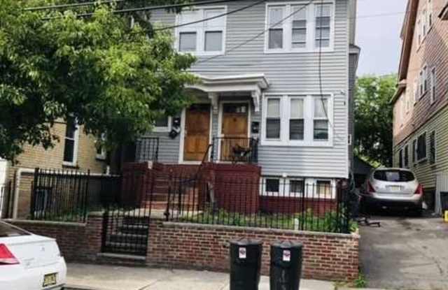 199 Shephard Avenue Gallery 3
