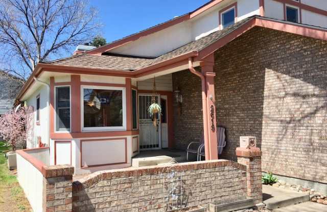 2619 South Iris Court Gallery 3