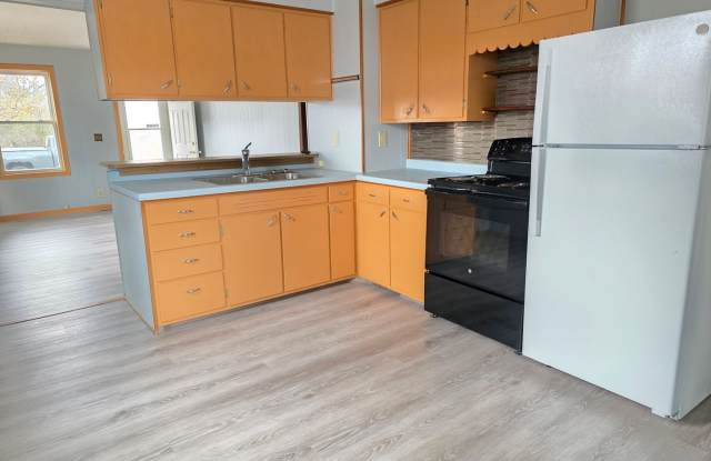 2 Bed 1 Bath Single Family Home in Wisconsin Rapids Gallery 4