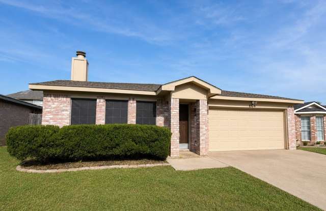 8104 Iris Circle Gallery 1