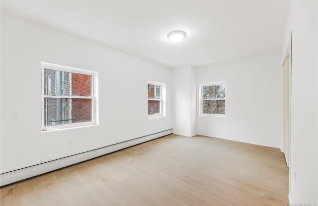 389 Jerome Street Gallery 4