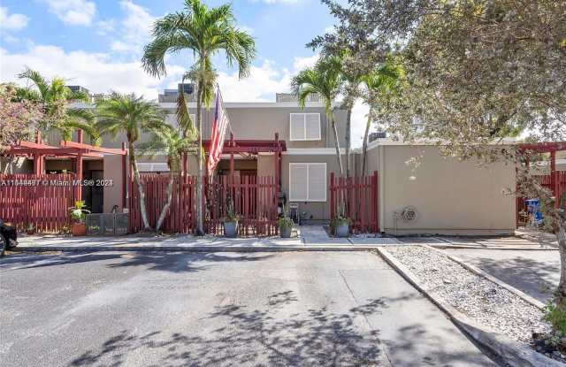 1281 West Fairway Road - 1281 West Fairway Road, Pembroke Pines, FL 33026