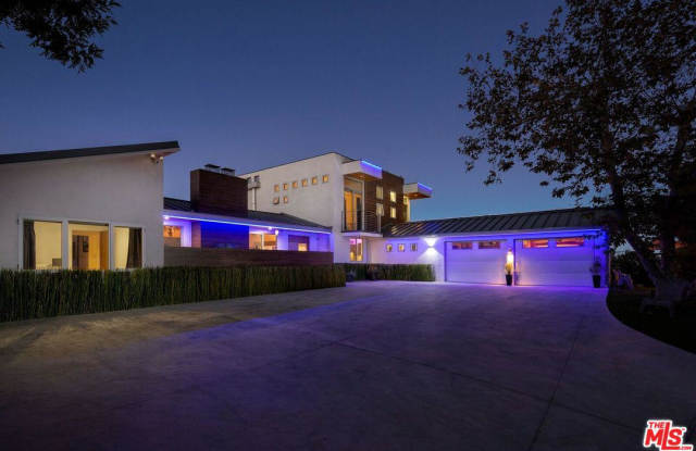 7405 PYRAMID Place - 7405 Pyramid Place, Los Angeles, CA 90046