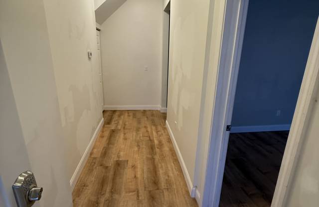 20 E 18th St photos photos