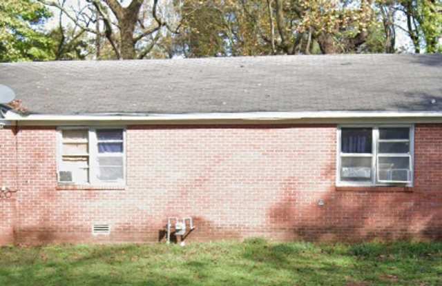 Roomy Home Available 7/5/25 photos photos