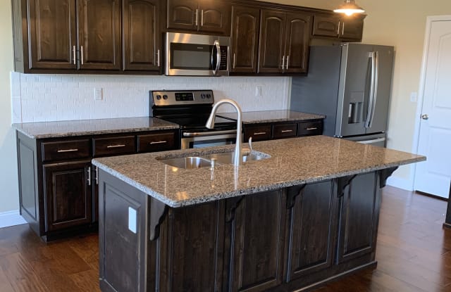 817 East Crystal Avenue - 817 East Crystal Avenue, Nixa, MO 65714