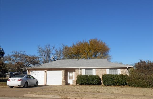 821 E Prairie View Road - 821 East Prairie View Road, Crowley, TX 76036