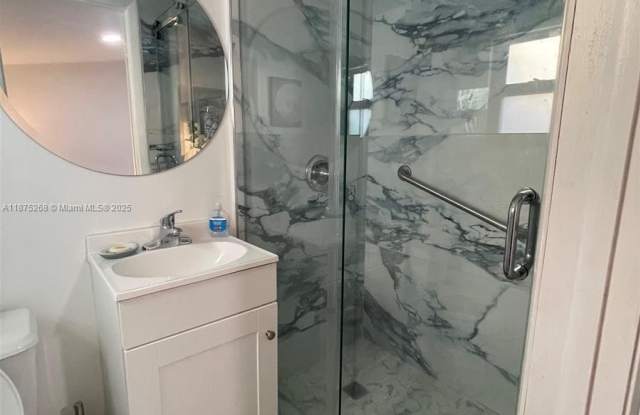 5615 Hope St photos photos