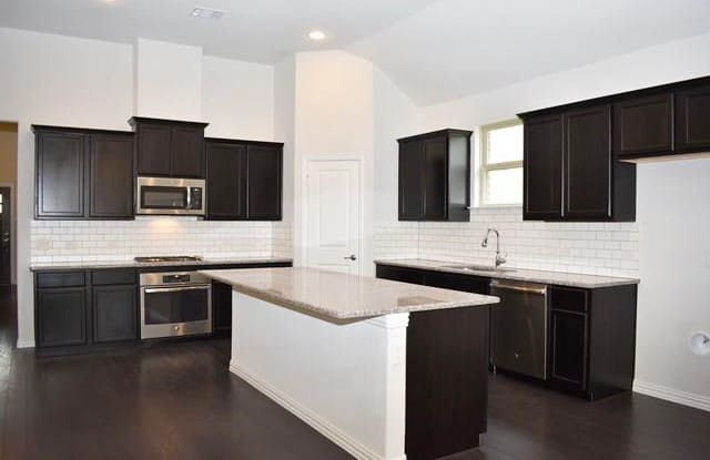 6140 Sutton Fields Trail Gallery 4