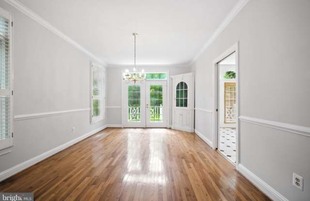 10189 CASTLEWOOD Lane Gallery 3