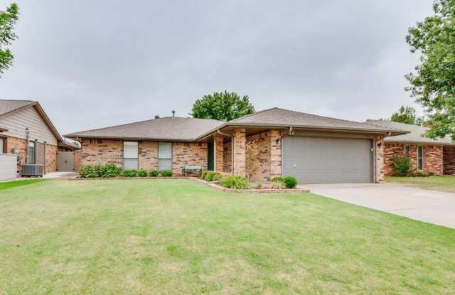 Very Nice 3 Bedroom 2 Bath Home in Yukon Schools - 1332 Chimney Hill Road, Yukon, OK 73099
