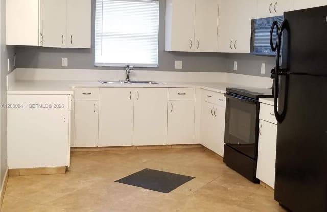 2761 NW 6th Street 2761, Pompano Beach, FL 33069 - 2119 photos photos