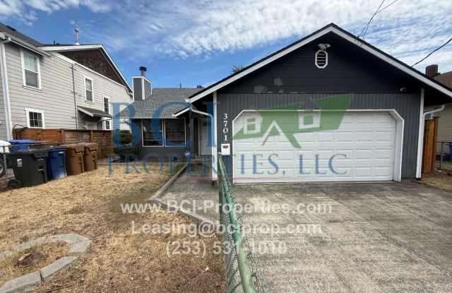 Beautiful 2 Bedroom House Available for immediate move in photos photos
