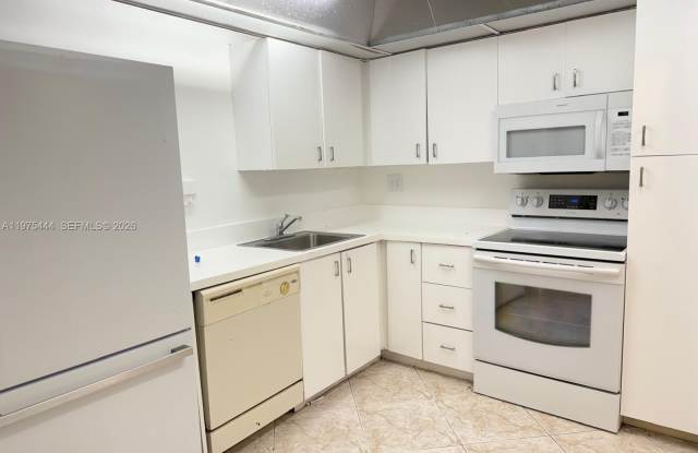 4304 NW 9th Ave photos photos