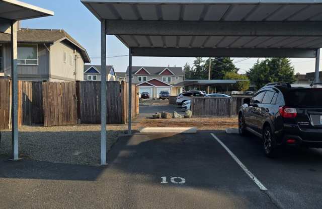 Upper Floor 2 Bedroom with Carport Gallery 2
